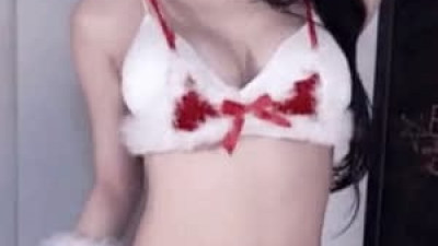 딸녀의드립 치마 내려 치골 보여주는 한갱 제로투 댄스
