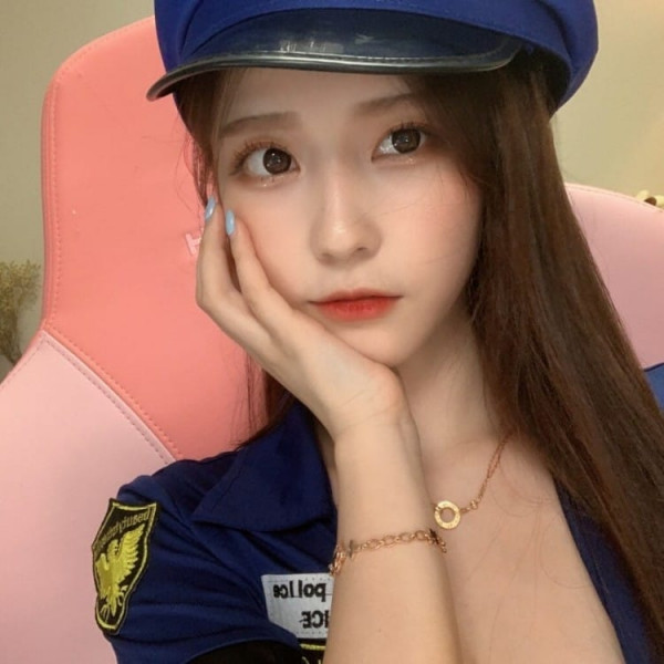 오딸녀  BJ 짜미 겨드랑이 가슴골 레알 좋은 피부