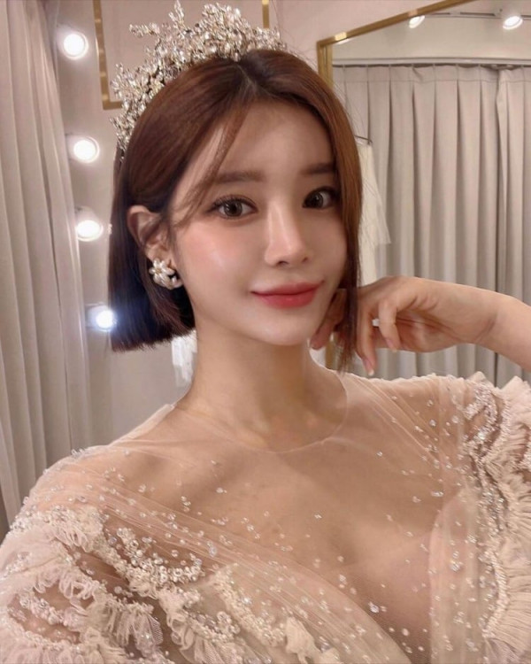 섹쉬녀  쇼핑몰 사장 겸 모델 모코밍 수영복 폴댄스 몸매