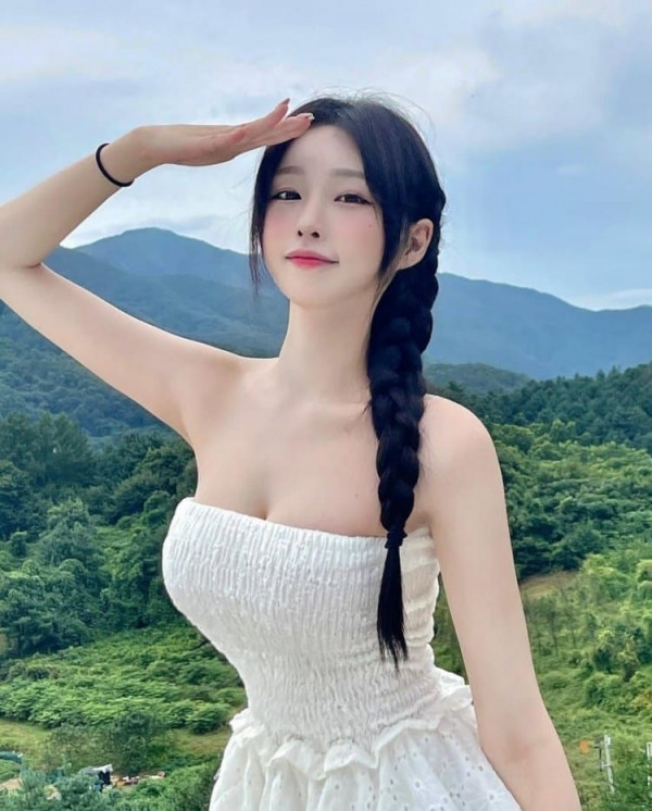 초섹시  한갱 바닷가 비키니 몸매