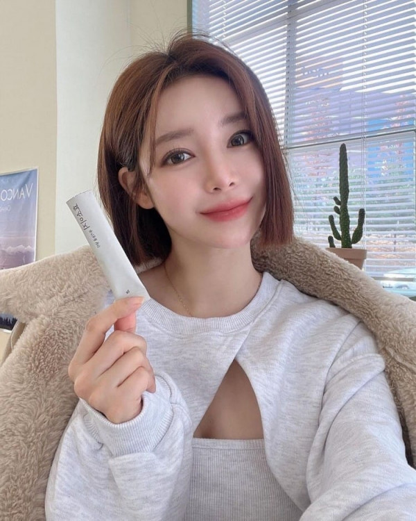 섹쉬녀  쇼핑몰 사장 겸 모델 모코밍 수영복 폴댄스 몸매