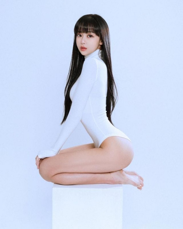 야사걸  치어리더 차영현 화이트 비키니 몸매