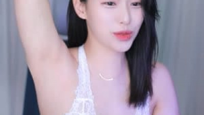 초절정  겨드랑이 보여주는 bj 미래 가슴골