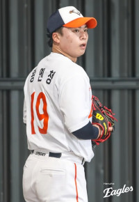 왕옌청, 시범경기 데뷔전서 148km/h 광속구 뿌리며 가능성 입증