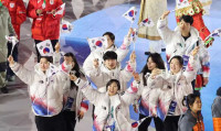 밀라노 동계올림픽 마친 한국 선수단 금의환향…최휘영 장관 감동과 기쁨 선사