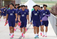'캡틴의 위력!' 손흥민 가세로 사전캠프 분위기 확연히 바뀌었다…'첫날부터 셔틀런'→홍명보호 24명 모여 훈련에 박차